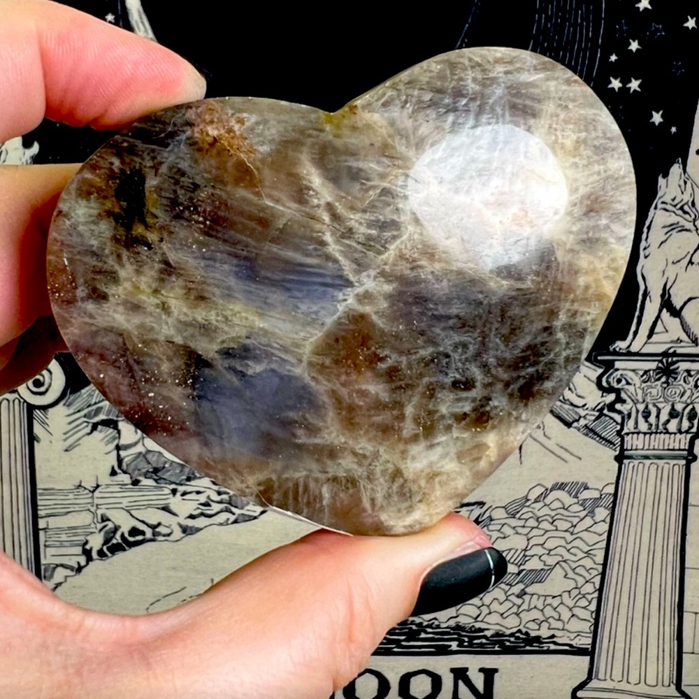 Belomorite heart with stand